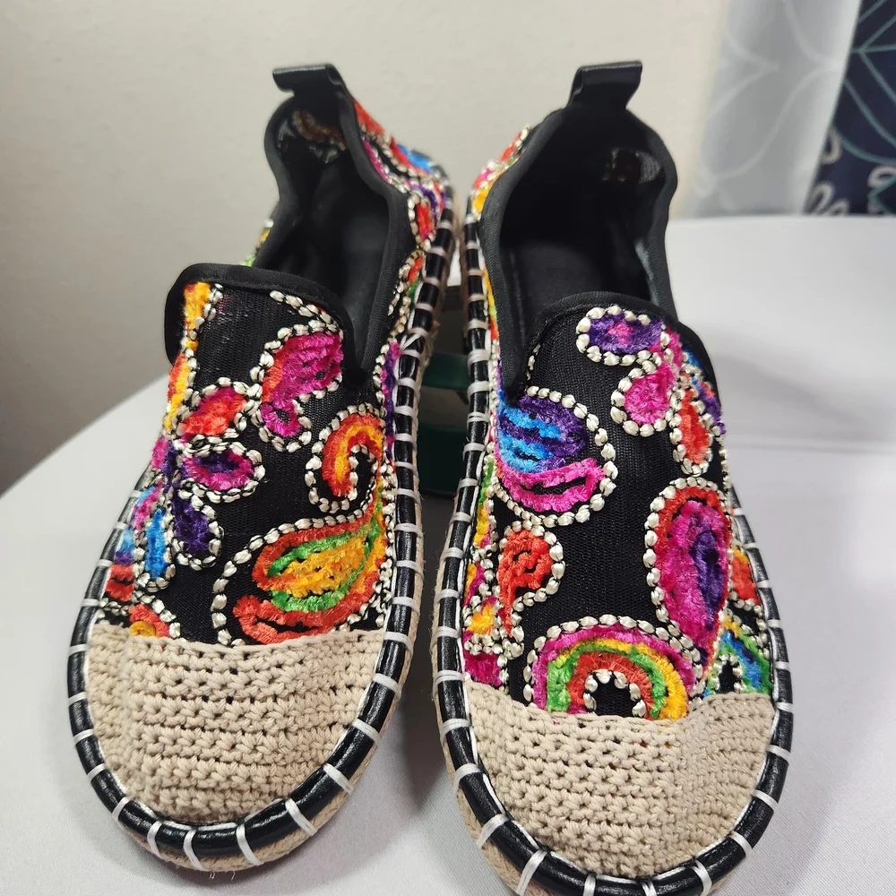 ⭐️Colorful Paisley Embroidered Espadrilles Size 37 | Boho Chic Slip-On Flats